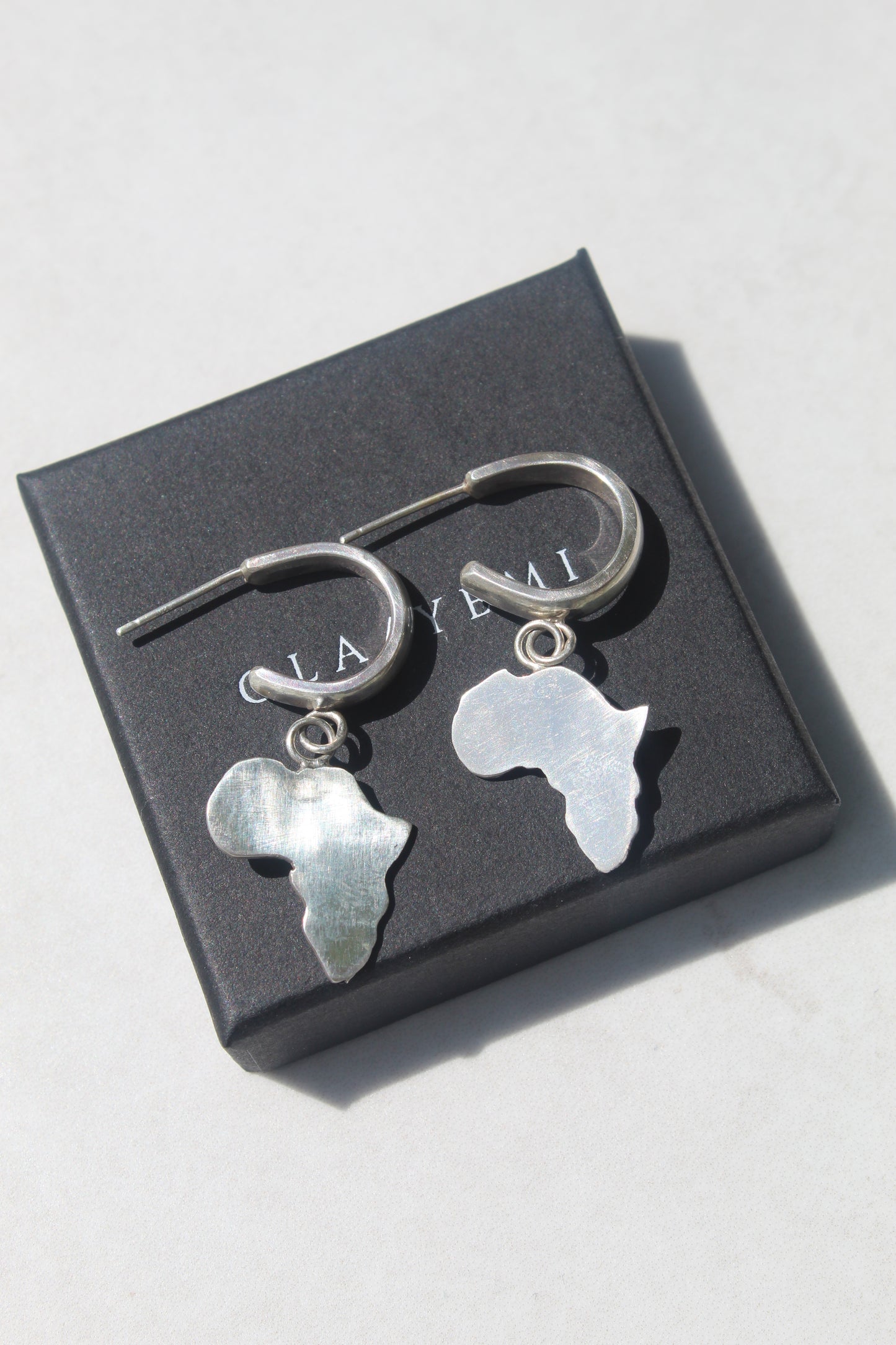 Folami || Africa Hoop Earrings