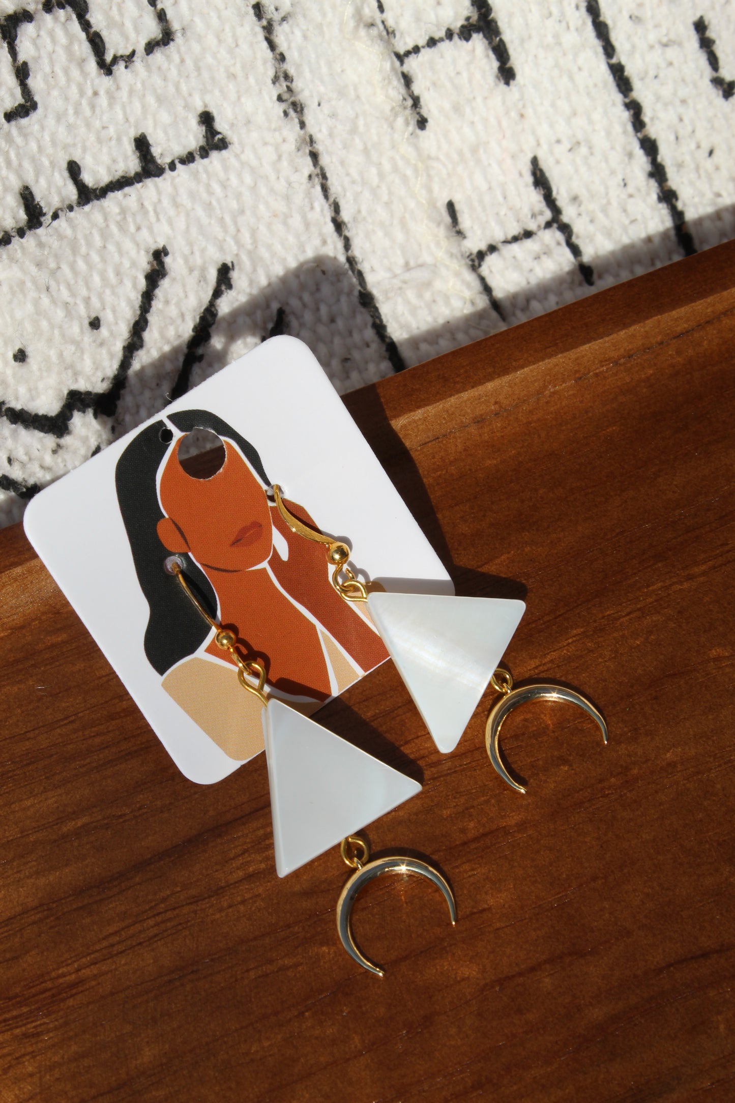 Nia || Crescent Earrings