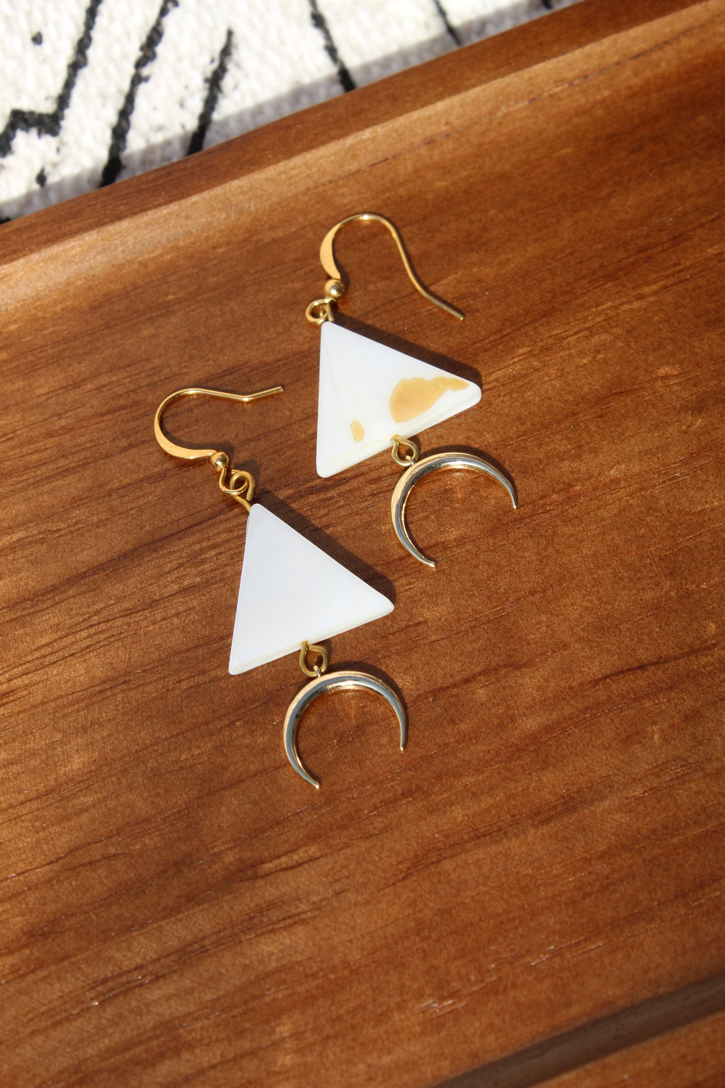 Nia || Crescent Earrings