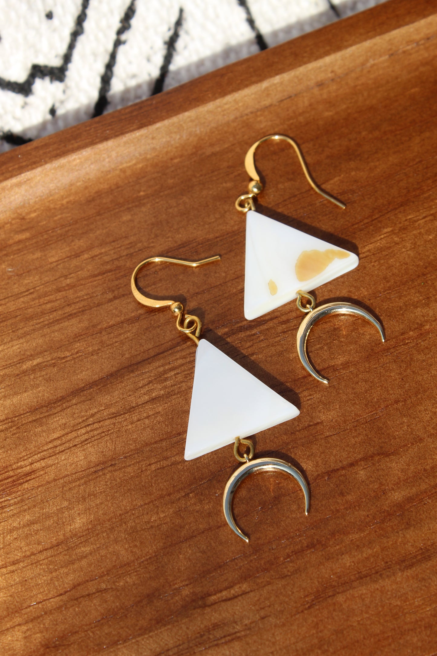 Nia || Crescent Earrings