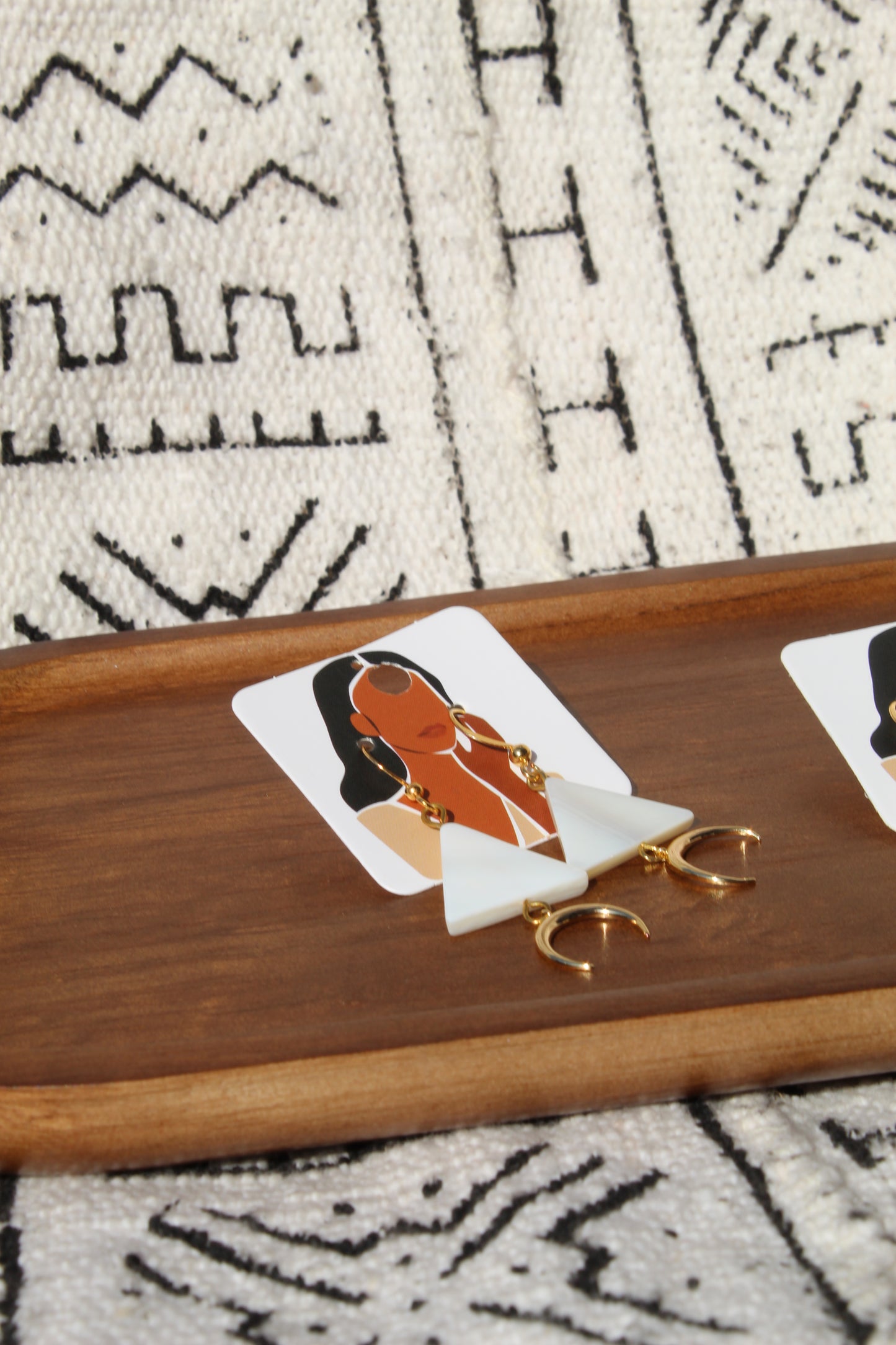 Nia || Crescent Earrings