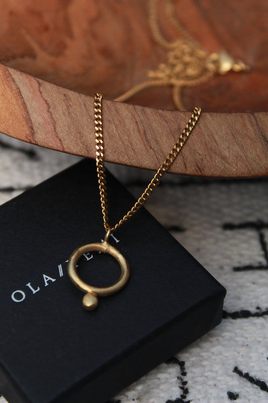 Abiba || 1 Dot Pendant Necklace