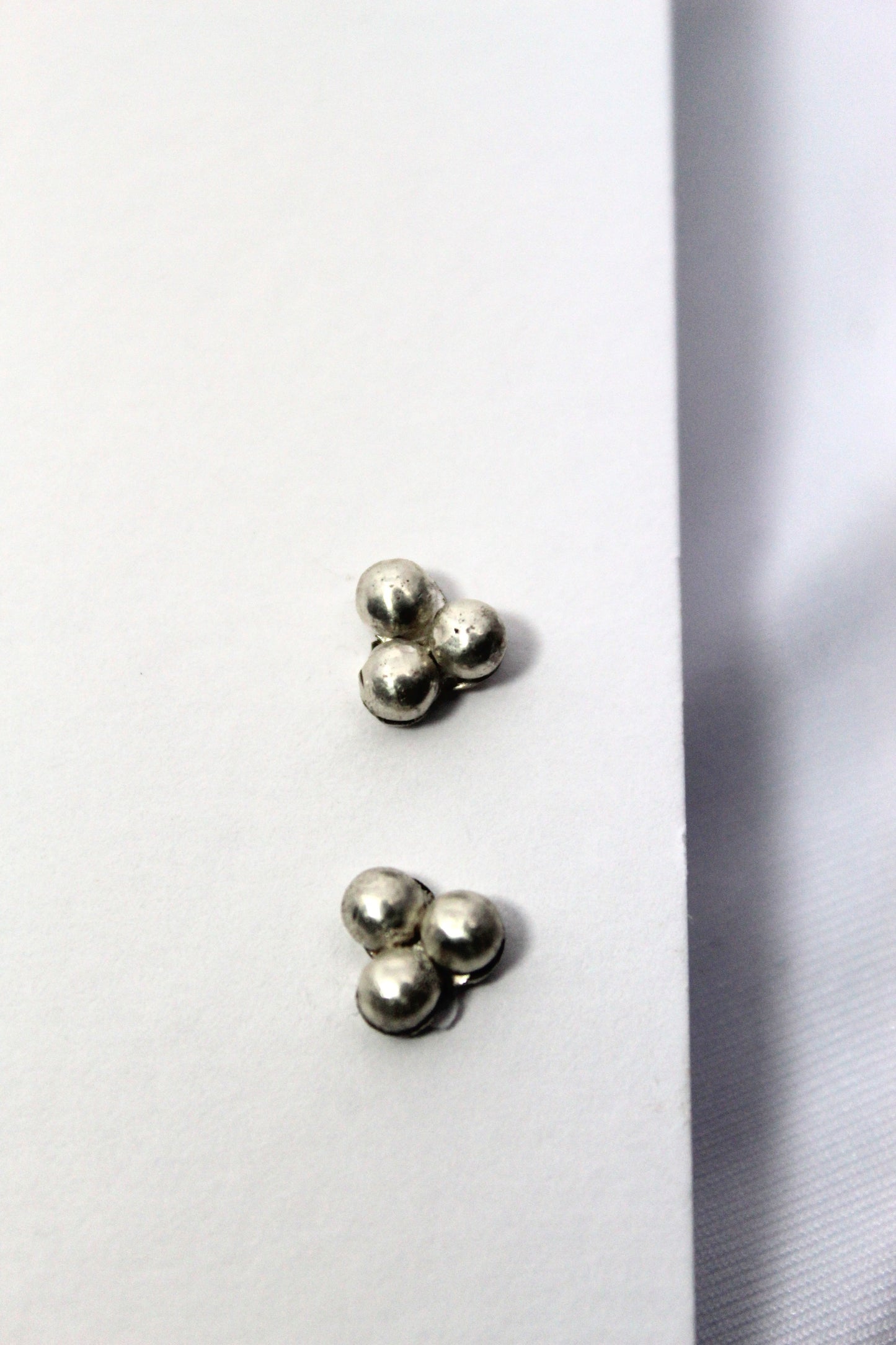 Chike | Silver Tripple Dot Earrings