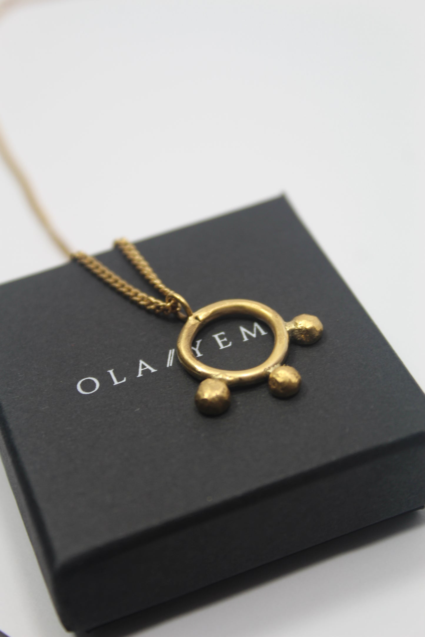 Abiba || 3 Dot Pendant Necklace