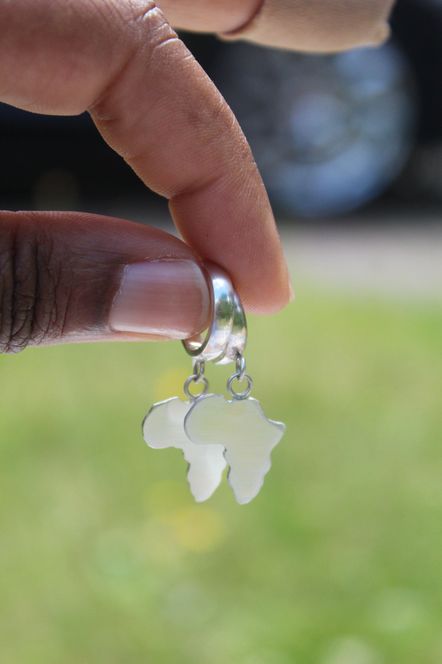 Folami || Africa Hoop Earrings