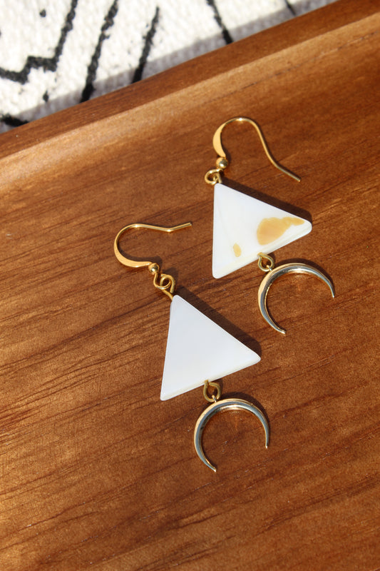 Nia || Crescent Earrings