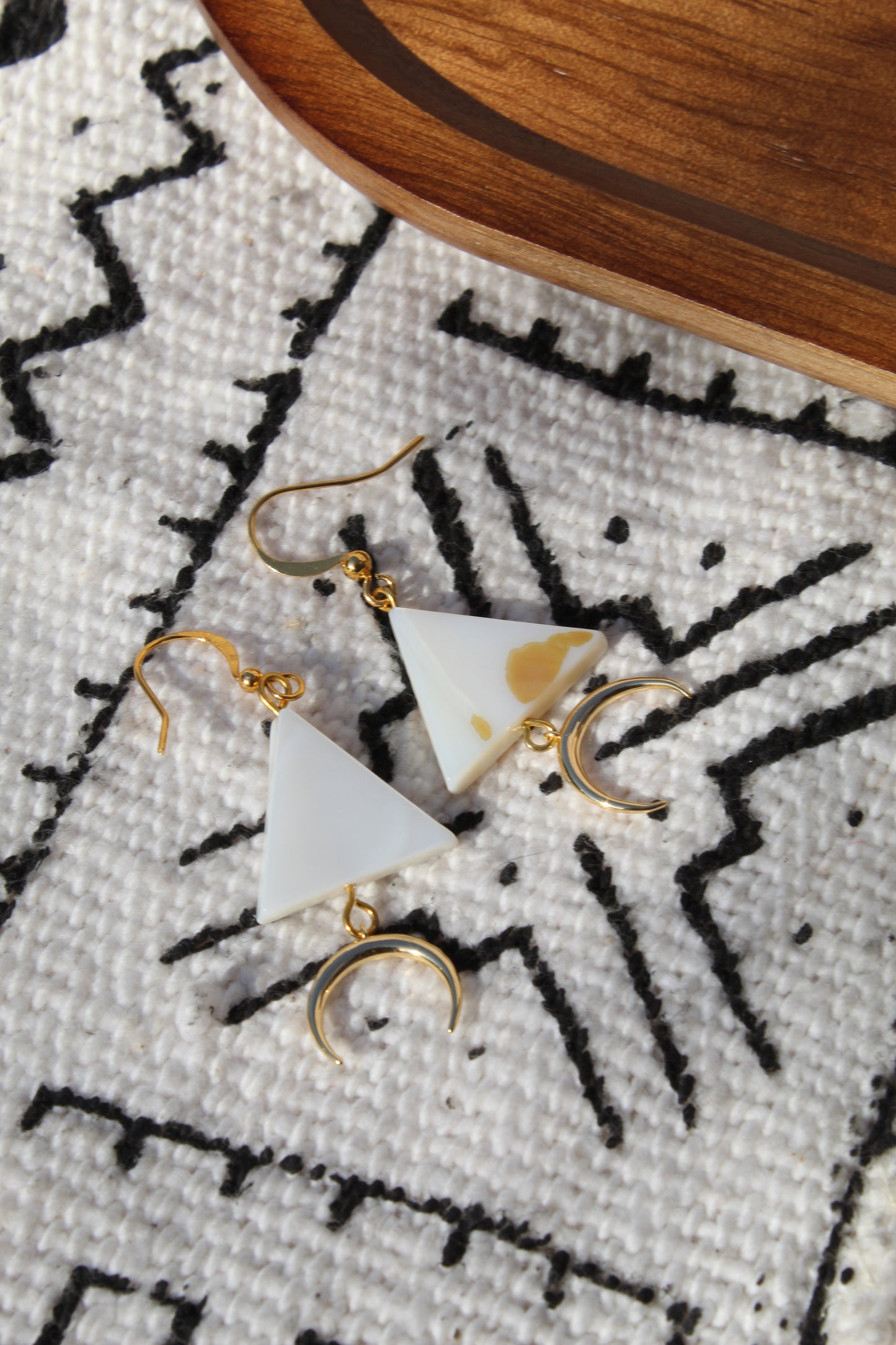 Nia || Crescent Earrings