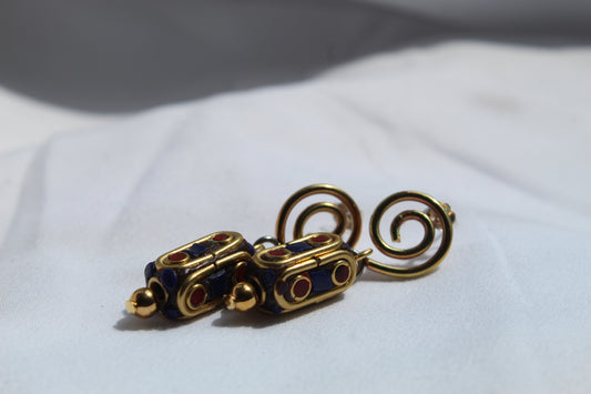Aamiina || Enamel Earrings
