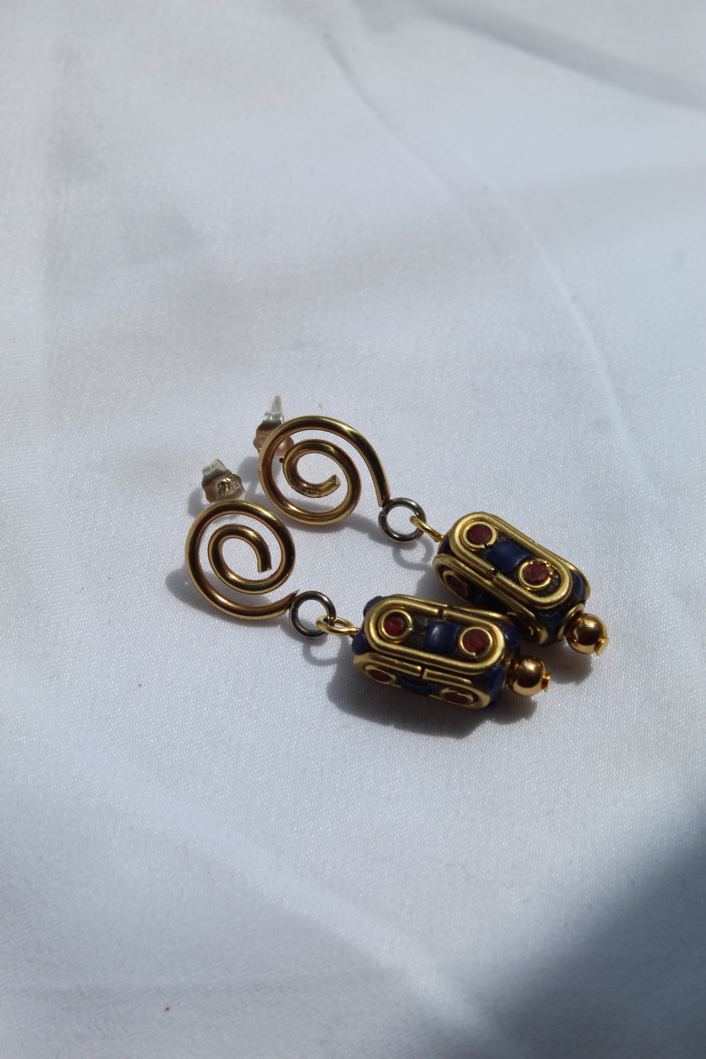 Aamiina || Enamel Earrings